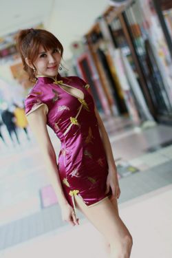 侠女握住粗大坚硬