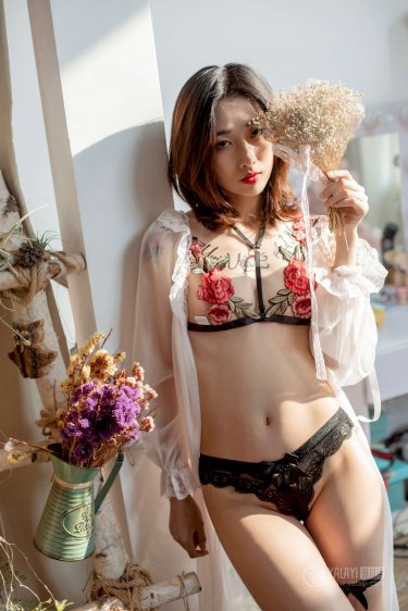 少妇真人直播APP